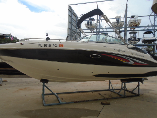 2011 Hurricane 2200 Sundeck