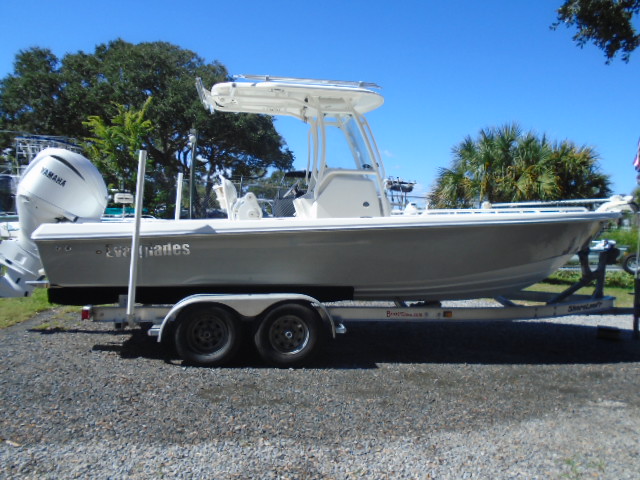 2009 Everglades 243 CC